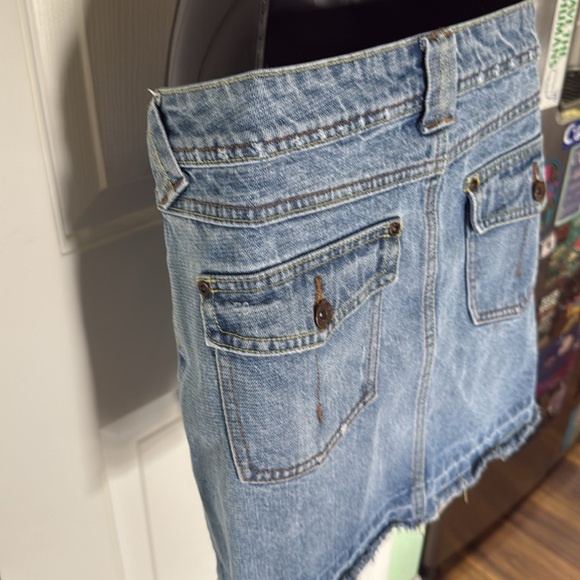 Moto U.K. Design Blue Distressed Denim Mini Skirt Y2K Vintage Style Chic Size 31 - Picture 8 of 10
